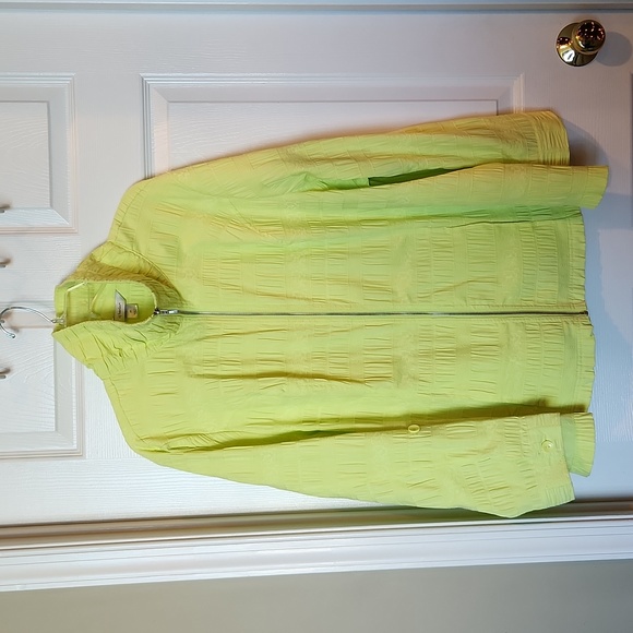 CJ BANKS size 3X zip front lightweight jacket with pockets. Beautiful chartreuse - Picture 1 of 10